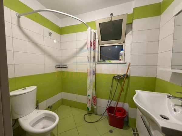Tirane, jepet me qera apartament 1+1+Ballkon Kati 3, 60 m² 415 € (Unaza e Re)