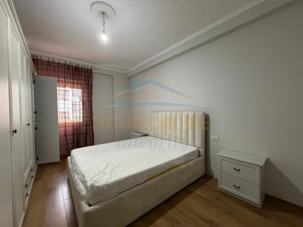 Tirane, jepet me qera apartament 1+1+Ballkon Kati 3, 60 m² 415 € (Unaza e Re)