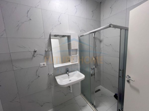 Tirane, jepet me qera apartament 2+1+Ballkon Kati 5, 93 m² 450 € (Kompleksi Mangalem)