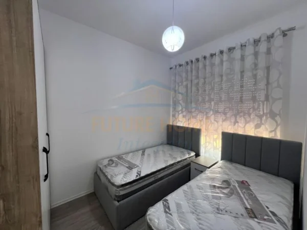 Tirane, jepet me qera apartament 2+1+Ballkon Kati 5, 93 m² 450 € (Kompleksi Mangalem)