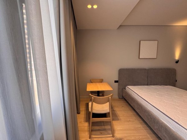 Tirane, jepet me qera garsonier 1+1 Kati 3, 128 m²