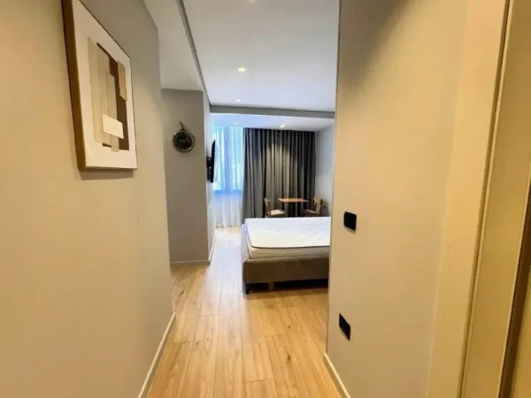 Tirane, jepet me qera garsonier 1+1 Kati 3, 128 m²