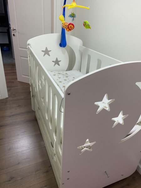 Tirane, shes Shitet krevat per femije 150 €