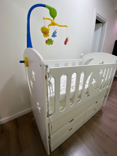 Tirane, shes Shitet krevat per femije 150 €