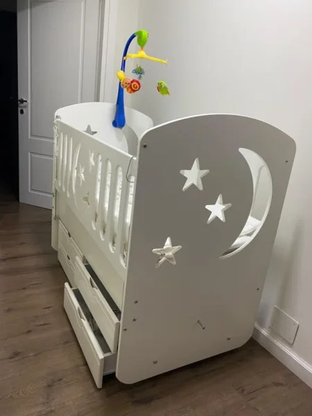 Tirane, shes Shitet krevat per femije 150 €