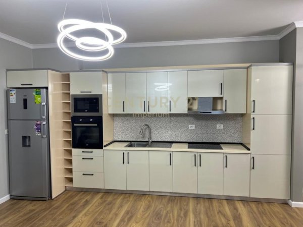 Tirane, shitet apartament 2+1 Kati 4, 90 m² 143.000 € (Rr. Besim Alla)