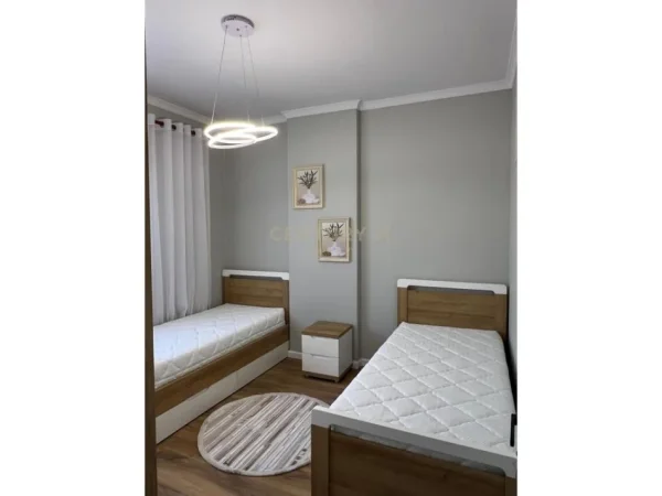 Tirane, shitet apartament 2+1 Kati 4, 90 m² 143.000 € (Rr. Besim Alla)