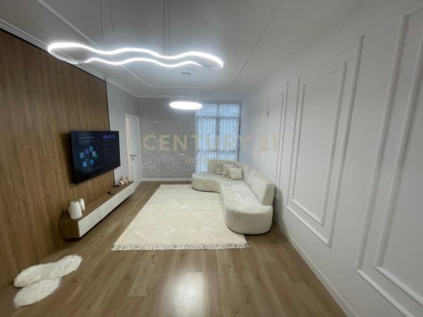 Tirane, shitet apartament 2+1+Aneks+Ballkon Kati 4, 101 m² 173.000 € (Astir)