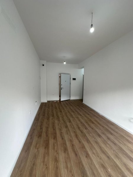 Tirane, shitet apartament 1+1+Ballkon Kati 3, 53 m² 83.000 €,Me hipoteke, (Rruga Dalip Topi,Fresku,Rezidenca OxA)