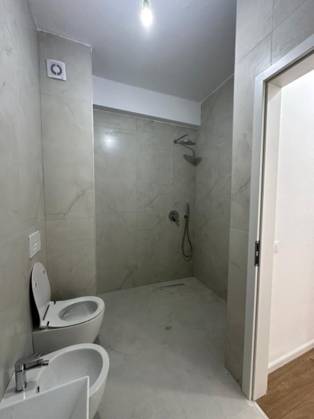 Tirane, shitet apartament 1+1+Ballkon Kati 3, 53 m² 83.000 €,Me hipoteke, (Rruga Dalip Topi,Fresku,Rezidenca OxA)