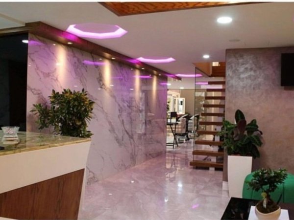 Tirane, jepet me qera ambjent biznesi Kati 0, 144 m² 800 € (Hipoteka)