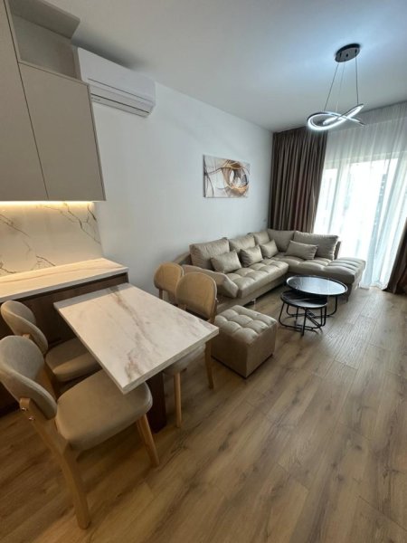 Tirane, jepet me qera apartament 2+1+Ballkon Kati 8, 90 m² 1.000 € (Tek Zogu i Zi, Tirane.)