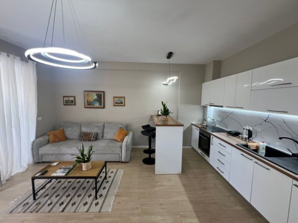 Tirane, jepet me qera apartament 1+1+Ballkon Kati 5, 70 m² 700 € (Shkolla e Baletit)