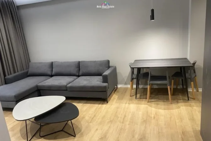 Tirane, jepet me qera apartament 1+1 Kati 1, 70 m² 600 € (Trio Towers)