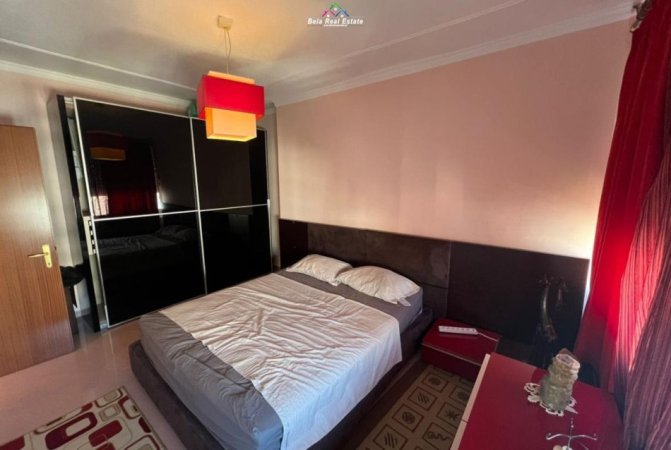 Tirane, jepet me qera apartament 2+1 Kati 8, 100 m² 800 € (Blloku)