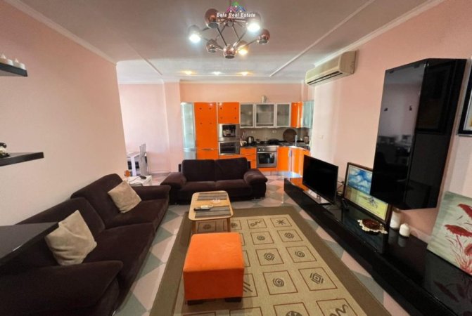 Tirane, jepet me qera apartament 2+1 Kati 8, 100 m² 800 € (Blloku)