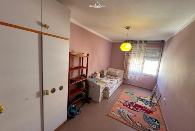 Tirane, jepet me qera apartament 2+1 Kati 8, 100 m² 800 € (Blloku)