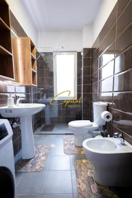 Tirane, jepet me qera apartament 2+1 Kati 2, 77 m² 600 € (KODRA E DIELLIT)