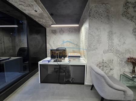 Tirane, jepet me qera zyre Kati -1, 57 m² 1.000 € 