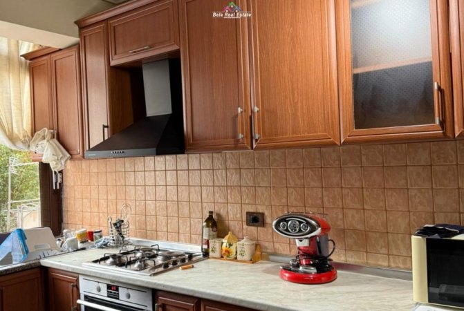 Tirane, jepet me qera apartament 2+1 Kati 1, 78 m² 600 € (Rruga Zonje Curri)