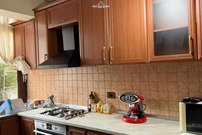 Tirane, jepet me qera apartament 2+1 Kati 1, 78 m² 600 € (Rruga Zonje Curri)