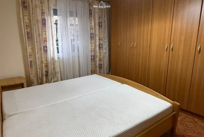 Tirane, jepet me qera apartament 2+1 Kati 1, 78 m² 600 € (Rruga Zonje Curri)