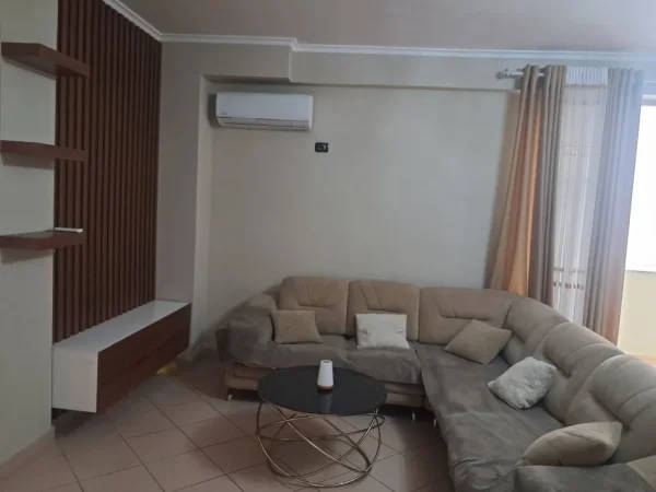 Tirane, jepet me qera apartament 2+1+Ballkon , 85 m² 700 € (Eruga Bill Klinton)
