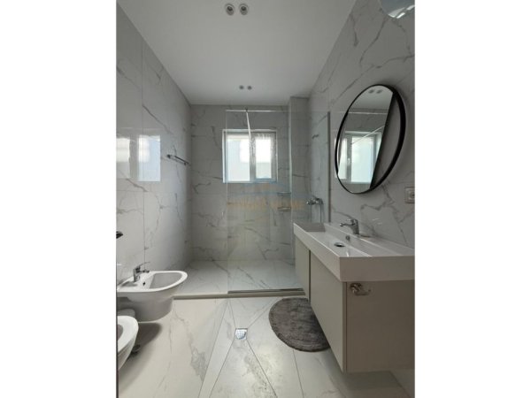 Shitet, Apartament 2+1, Rezidenca White Tower, Mali i Robit 203,000 €