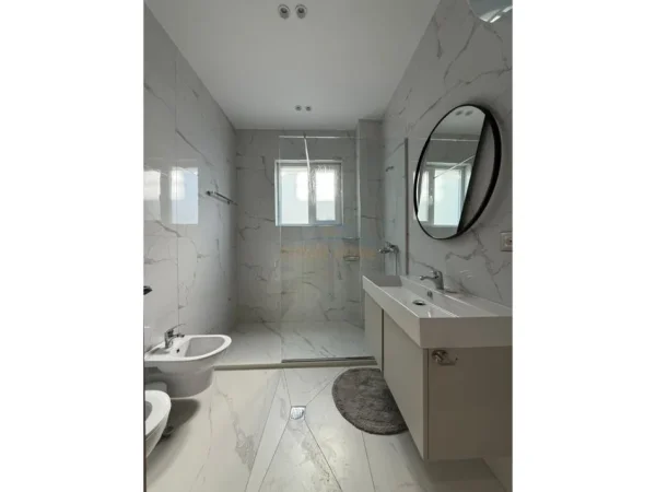 Shitet, Apartament 2+1, Rezidenca White Tower, Mali i Robit 203,000 €