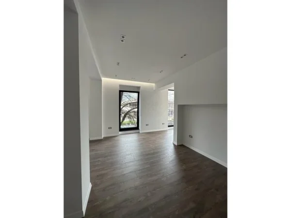 Tirane, jepet me qera apartament 1+1 Kati 2, 76 m² 1.500 € (myslymshyr)