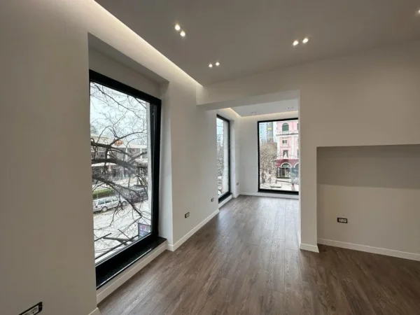 Tirane, jepet me qera apartament 1+1 Kati 2, 76 m² 1.500 € (myslymshyr)