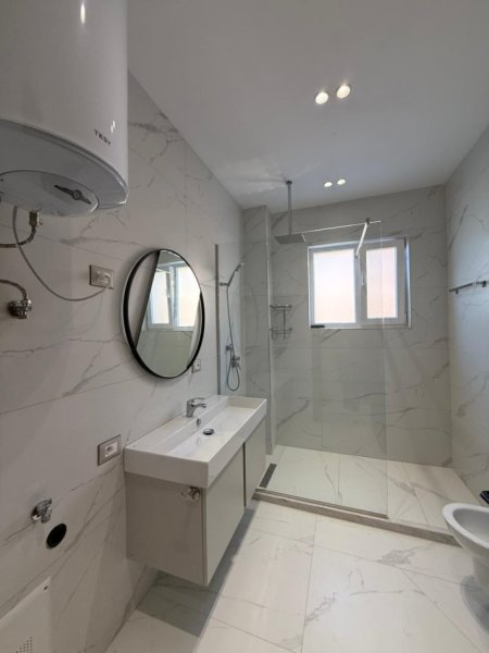 Durres, shes apartament 2+1+Ballkon Kati 5, 91 m² 202.000 € (Rezidenca White Tower, Mali I Robit)