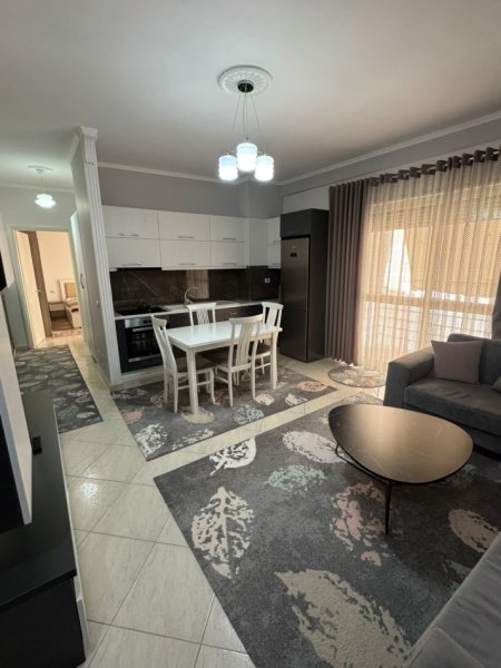 Tirane, jepet me qera apartament 1+1+Ballkon Kati 5, 70 m² 620 € (Don Bosko)