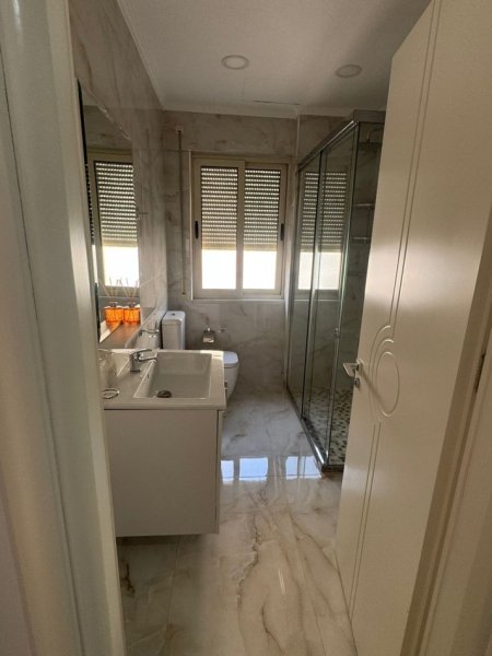 Tirane, jepet me qera apartament 1+1+Ballkon Kati 5, 70 m² 620 € (Don Bosko)