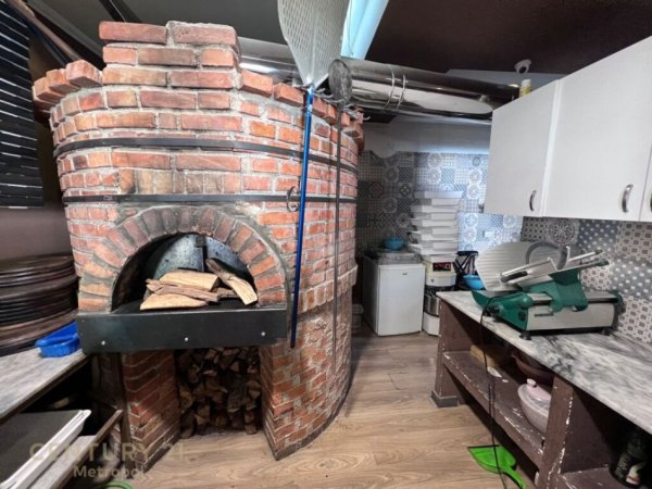 Tirane, shitet ambjent biznesi Kati 1, 83 m² 167.500 € (Ambasada Amerikane)