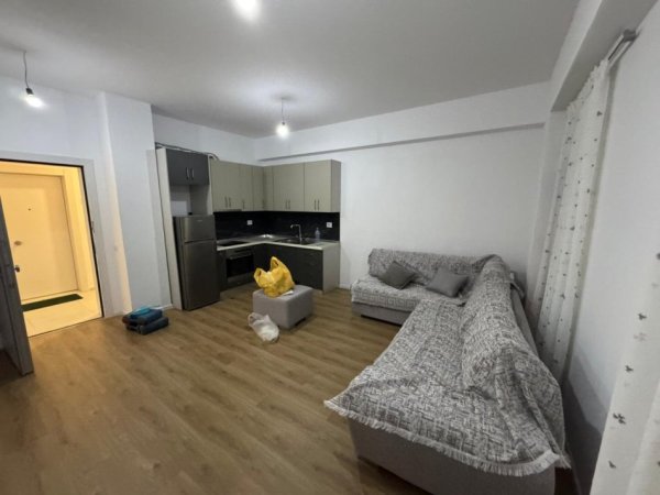 Tirane, jepet me qera apartament 1+1 Kati 2, 400 € 