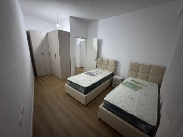 Tirane, jepet me qera apartament 1+1 Kati 2, 400 € 