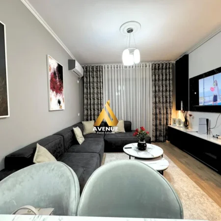 Tirane, jepet me qera apartament 1+1+Ballkon Kati 6, 70 m² 500 € (bulevardi migjeni)