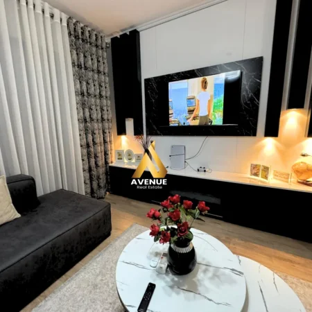 Tirane, jepet me qera apartament 1+1+Ballkon Kati 6, 70 m² 500 € (bulevardi migjeni)