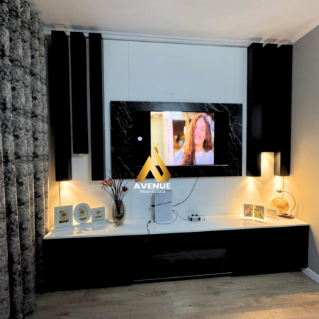 Tirane, jepet me qera apartament 1+1+Ballkon Kati 6, 70 m² 550 € (bulevardi migjeni)