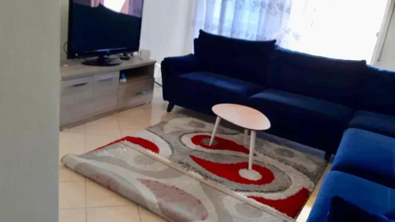 Tirane, jepet me qera apartament 2+1 Kati 2, 650 € 