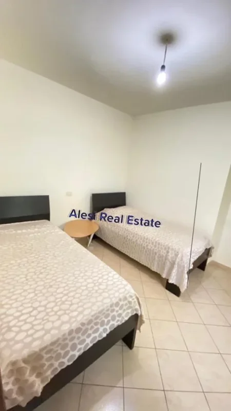 Tirane, jepet me qera apartament 2+1 Kati 2, 650 € 
