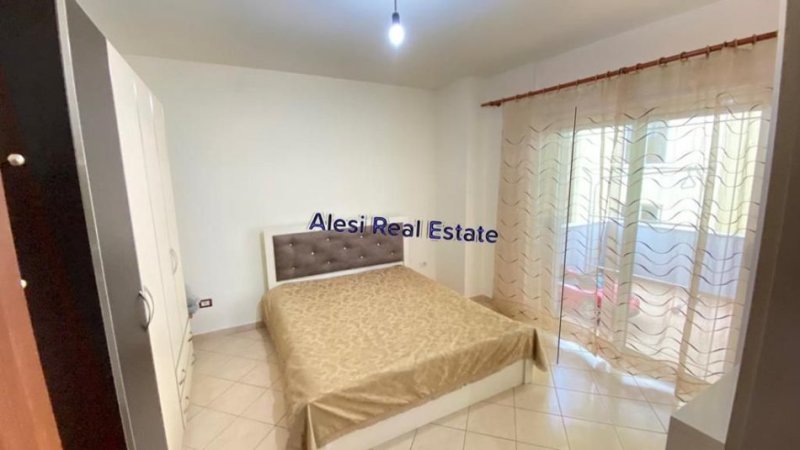 Tirane, jepet me qera apartament 2+1 Kati 2, 650 € 