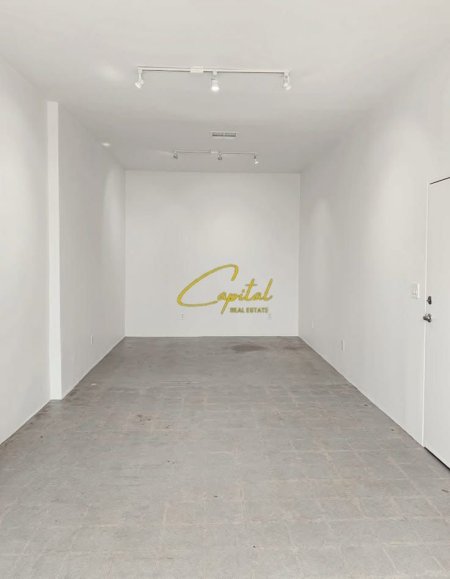 Tirane, jepet me qera dyqan Kati 0, 25 m² 650 € (21 DHJETORI)