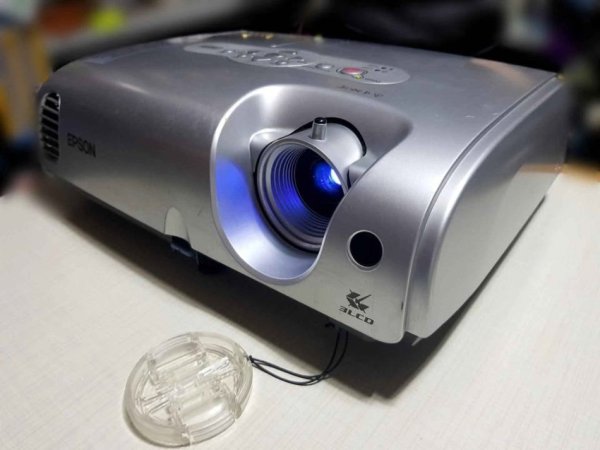 Lushnje, shes Home Cinema Home Cinema Epson Emp s3. 35 mij lek te vjetra