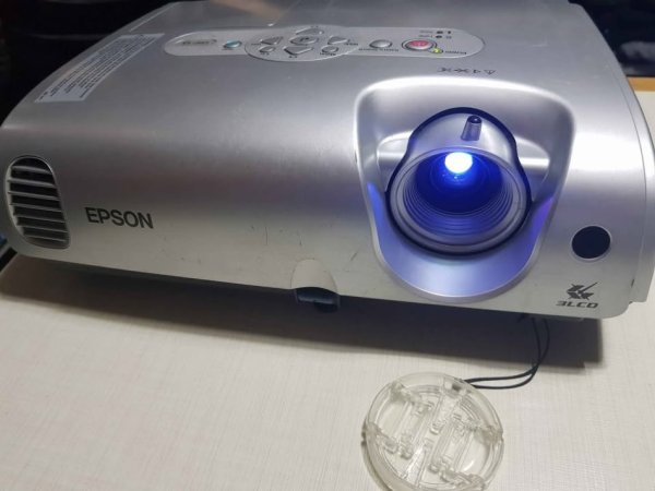 Lushnje, shes Home Cinema Home Cinema Epson Emp s3. 35 mij lek te vjetra