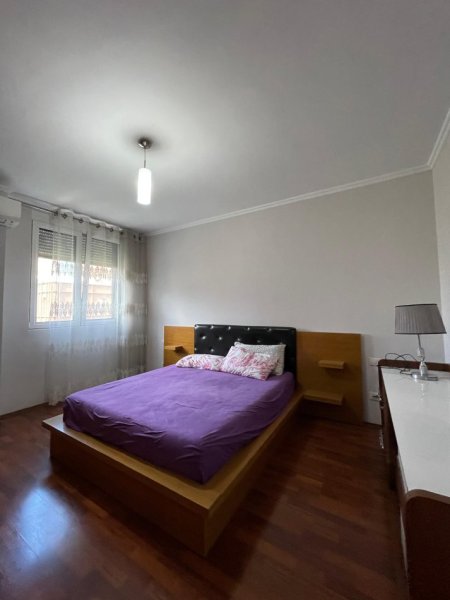 Tirane, shitet apartament 3+1+Ballkon Kati 3, 124 m² 299.000 € (Rruga e Kavajes)