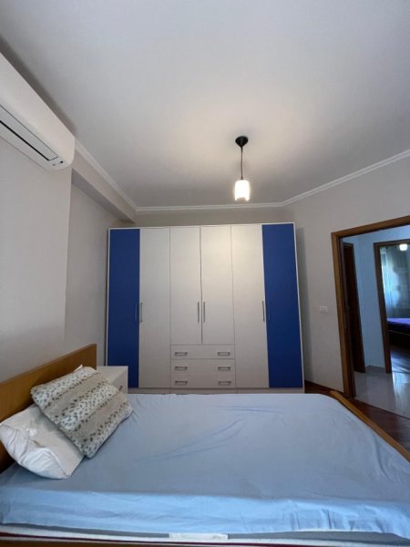 Tirane, shitet apartament 3+1+Ballkon Kati 3, 124 m² 299.000 € (Rruga e Kavajes)