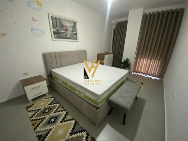 Tirane, jepet me qera apartament 1+1+Ballkon Kati 1, 75 m² 750 € (RRUGA E DURRESIT)