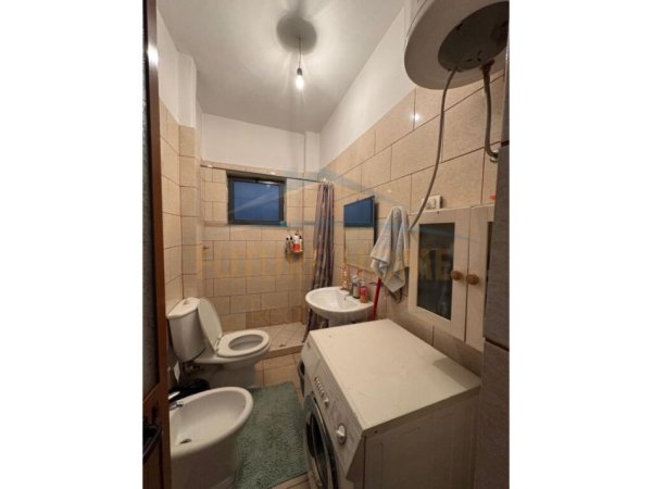 Tirane, jepet me qera apartament 1+1 Kati 4, 58 m² 450 € (Ish Parku i Autobuzave)